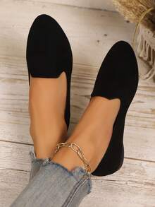 Fall/Winter Women's Fashion Simple Flats, Round Toe Slip-On Casual Shoes, Black Suitable For Work, Commuting, European Style, Flat Heel Pointed Toe Shoes, Maternity & Plus Size - Black - View 2