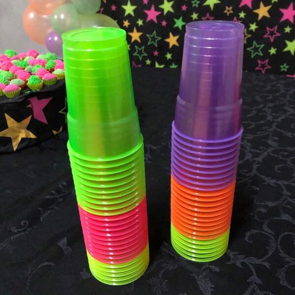 50 Copos Neon Festa Balada Fluor Descartável Premium 300 Ml
