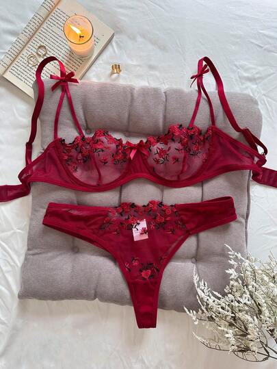Valentine's Day Women's Romantic, Sexy And Charming Red Lace Flower Embroidery Lingerie Set