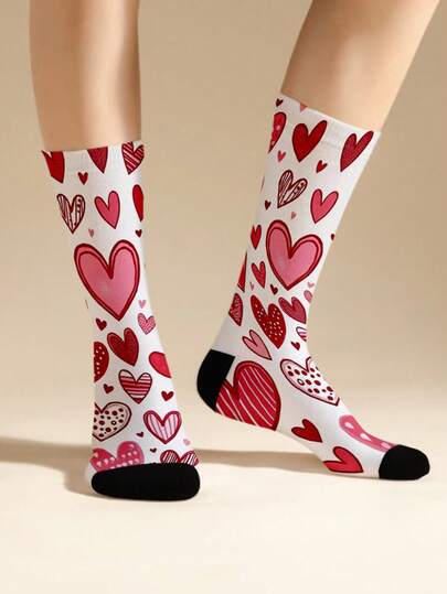 1/2 đôi tất dài đến bắp chân thoải mái, in hình trái tim và hoa nhiều màu sắc, họa tiết trái tim cá nhân hóa, thiết kế hoa nhiều màu, tất thường ngày, thích hợp để mặc hàng ngày, cũng có thể dùng làm quà tặng, khi đi du lịch, dự tiệc và chơi thể thao.
