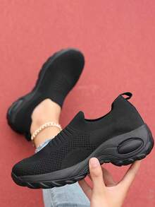 In The Autumn Of 2025, There Will Be New Women's Running Shoes And Casual Sports Shoes. They Feature Anti-Slip Thick Soles And Shock Absorption Functions. The Simple And Solid-Colored Knitted Styles Are Suitable For Walking. They Are Essential Sports Shoes For The New School Year. They Are Indispensable Sports Shoes For The New School Year, Suitable For Commuting, Outdoor Activities, Mountain Climbing And Hiking. They Are Both Comfortable And Multi-Functional. They Are Also Very Suitable For Wearing During Halloween, Which Is Very Convenient To Wear. Halloween Shoes.