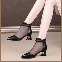 物のソフトレザーのサンダル、女性用メッシュトゥキャップサンダル、女性用太いヒール、2025春夏の新しいスタイル、女性用ミディアムヒール中空メッシュブーツ、夏 - ホワイト - チェックする 3