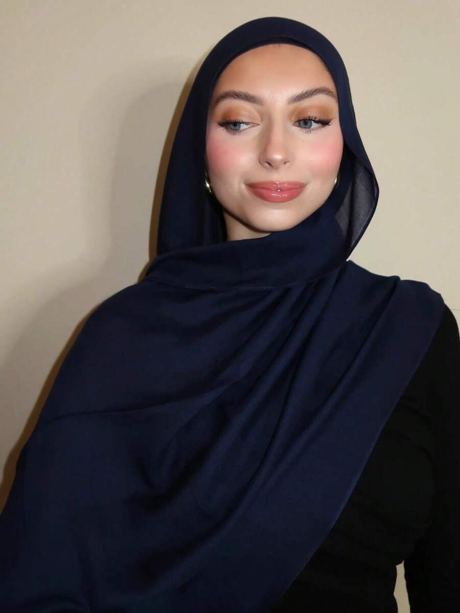 1 chiếc khăn trùm đầu/khăn choàng nữ màu trơn 180*85cm, chất liệu sợi viscose mềm mại, thoáng khí, phù hợp với áo abaya, váy và nhiều trang phục khác. - Màu xanh hải quân - Xem 1