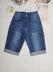 Chic e alla moda: pantaloncini di jeans casual da donna per primavera ed estate