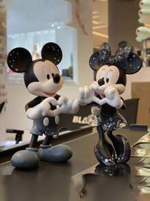 Disney 2 Pcs Black PVC Material Figurine Set Of Mickey Mouse And Minnie Mouse In Heart Gesture, Cute And Interesting Desktop Decor, Suitable For Living Room, Bedroom, Office Desk, Halloween, Christmas, An Ideal Sophisticated Gift