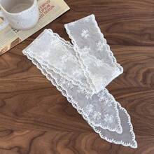 1条柔软优雅的蕾丝围巾，时尚植物图案围巾，刺绣细围巾，适合办公室女士用作腕带、发带、头巾、颈巾等。 - 白色 - 查看 10