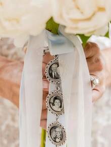 1件定制新娘捧花吊坠，花束照片吊坠，婚礼纪念品，纪念胸针，婚礼纪念礼物，新娘婚礼当天送给新郎的个性化礼物，定制照片胸花翻领别针，金色新郎纪念照片翻领别针，彩色，趣味，可爱，千禧年风格，时尚，男女皆宜，休闲，定制，个性化，独特，专属定制，送给他的理想礼物，送给她的理想礼物，定制婚礼配饰，复古装扮，精致浪漫，秋季装饰，新年魅力，永恒的爱 - 銀色 - 查看 18