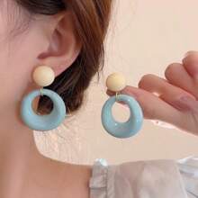 1 par de pendientes de aro con diseño de círculo de resina y bloques de color, pendientes de aro ideales para usar en la playa y en la calle