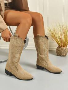 1 par de botas elegantes y de moda para mujer, botas occidentales bordadas de color caqui, botas occidentales bordadas de tacón alto, botas vaqueras bordadas con estilo, botas planas de media pantorrilla con slip-on para otoño/invierno, fiesta - Caqui - Ver 7