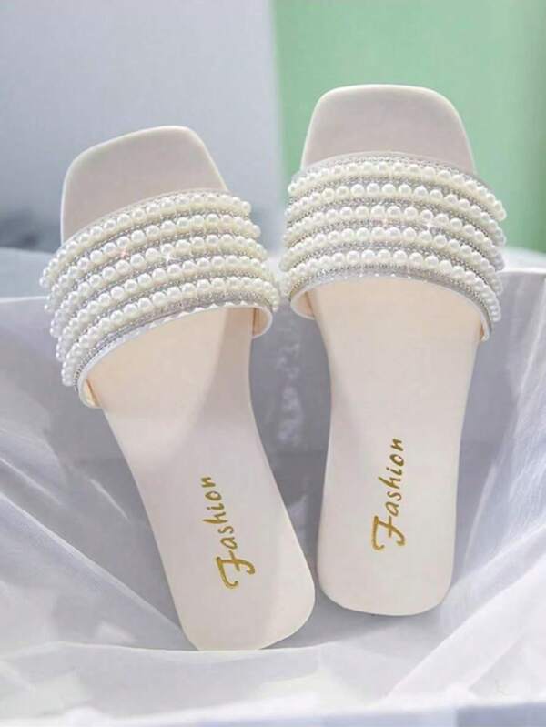 Plus Size Women Student Sandals Slip-On Flats Summer New Silver Square Toe Ladies Sandals Rhinestone Non-Slip Soft Bottom Strap Slides, Fashion Wear With Dress, Suitable For Beach, Preferred By Matron
