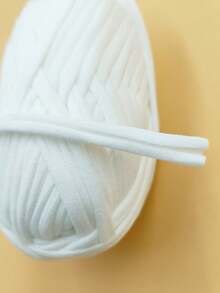 1 rocchetto di filato di lana con strisce di tessuto bianco, bordeaux e rosa, adatto per tessitura fai-da-te di borse, giocattoli, scarpe, tappeti e cestini di stoccaggio, decorazione per la casa, accessori per la casa. Decorazioni autunnali e natalizie per la casa, artigianato, filato di lana, tessuto. - Bianco - Visualizzare 6