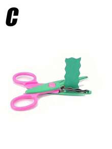 六把装饰剪刀，图案各异，包括花卉和波浪纹设计。非常适合用于学校用品、感恩节、圣诞节、生日礼物、万圣节装饰等。