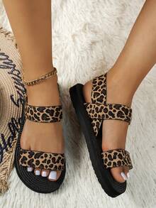 女士豹纹黄色时尚坡跟平底凉鞋，舒适塑料室内拖鞋，适合夏威夷派对、学生、办公室职员、海滩度假