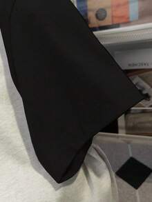 女士落肩短袖T恤，宽松中长款设计，卡通印花，时尚校园风，夏季休闲度假装扮 - 黑拼灰 - 查看 6