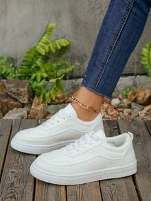 2025 New Women Plus Size Fashion Sneakers White Flat Casual Shoes, Student School Lace-Up Versatile Sports Shoes