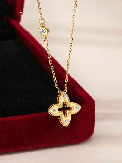 قلادة مرآة مجوفة محضن بوسط مثقب على شكل شجرة رابعة الأوراق قطعة واحدة للنساء