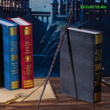 Warner Bros 1 Pieza Varita Mágica de Harry Potter Oficial de Warner Bros. - Accesorio de Película, Material de Resina con Núcleo Metálico Interno para Mayor Durabilidad y Resistencia a Roturas [Garantía Genuina] -- Varita de Voldemort, Varita de Hermione, Incluye Boleto de Ida y Vuelta del Expreso de Hogwarts. Empaque en Elegante Caja de Regalo Morada, Ideal para Fiestas, Actuaciones, Disfraces, Coleccionables y Regalos.