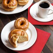 24 片装鸡尾酒餐巾 2 层甜点餐巾折叠 6.5 X 6.5 英寸一次性餐巾适用于晚宴婚礼生日派对新娘周年纪念招待会活动，适合婚礼、新年派对、节日派对（有多种颜色可供选择）