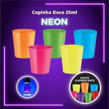 Kit 30 Copinhos de Doce Neon Brilha na Luz Negra 25 ml - Laranja - Visão 2