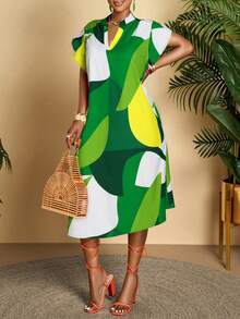 AIJ Amarilo Women's Green Casual Abstract Print Short Sleeve Midi Dress With Ruffle Detail And Straight Hem