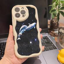 Funda para teléfono 1 funda para teléfono S > X/ 11/ 12/ 13/ 14/ 15/ 16 Pro |   Funda para teléfono Wave |   Chicas y hombres lindos |   Diseñado con delfines cósmicos nadando en una noche estrelladaTeléfono ultradelgado y liviano - transparente - Ver 2
