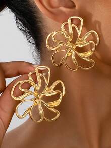 1 Par de Pendientes de Metal con Flores Huecas Grandes de Estilo Europeo y Americano - Amarillo Oro - Ver 1