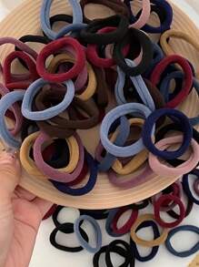 300/200/100/50/20 pièces de unicolore élastiques à cheveux, faciles et élégants : élastique noir, convenant à la mode quotidienne. Spécialement conçus pour tous les types de cheveux, offrant un effet de fixation confortable et antidérapant. Que ce soit pour une queue de cheval, un chignon ou une tresse. Ajoutez une touche d'élégance à vos découvertes quotidiennes, la simplicité ne se démode jamais.