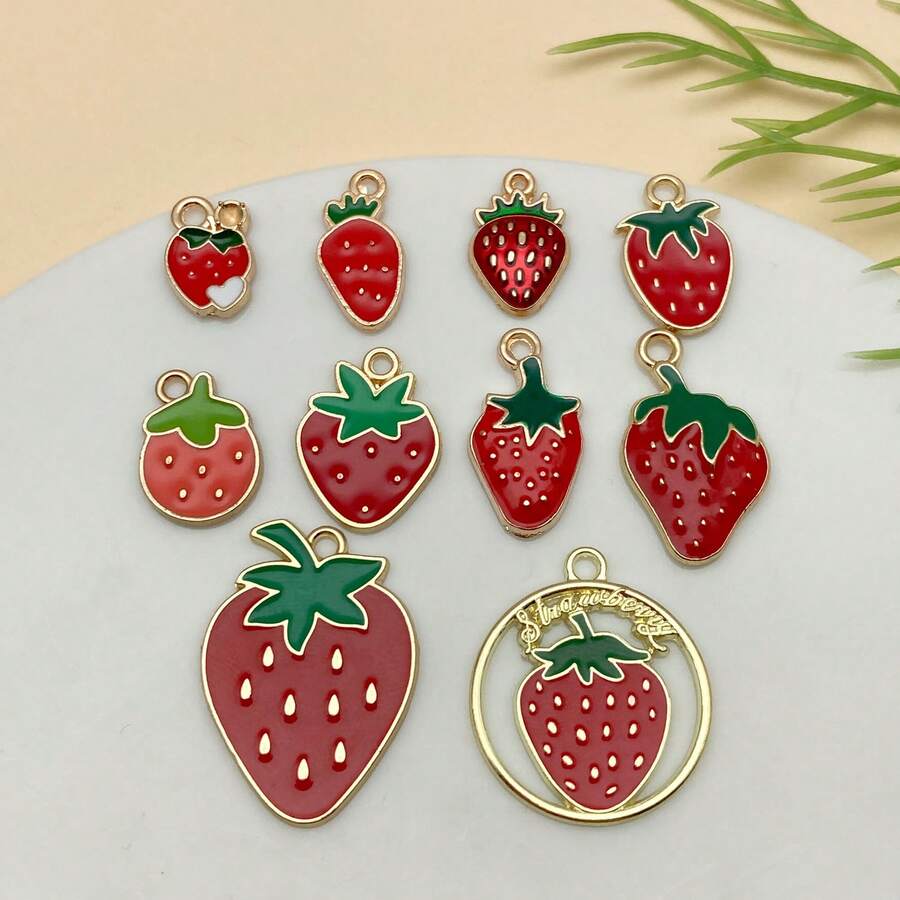 混合 10 件合金滴釉草莓和水果系列吊坠配件，适合 DIY 项链、耳环、钥匙扣首饰制作时尚配饰。