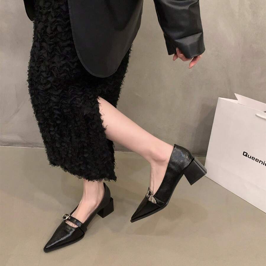 Women Flats - Color - View 1