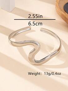 1pc Wavy Metal Geometric Shaped Bracelet, Minimalist Style For Casual And Office Wear (Can Be Worn As Arm Band)