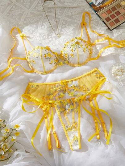 3 PiecesFloral Embroidery Bow Decor Sexy Women Lingerie Set