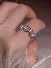 1 件简约奢华法式复古高端铜微镶嵌合成方晶锆石独特优雅百搭戒指，适合度假、派对、宴会、女士节日礼物