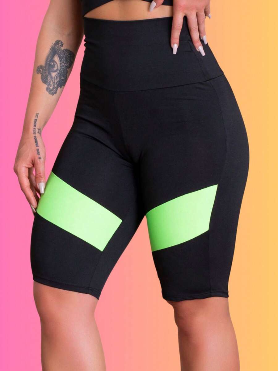 Bermuda Fitness Feminina Cintura Alta Academia Treino Com Recorte Perna RIQ Modas - Verde - Visão 1