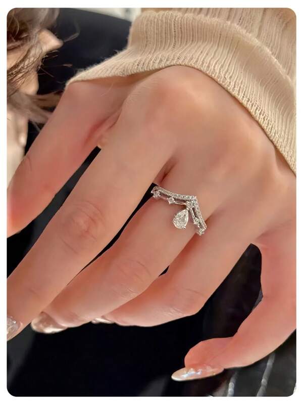 1pc Exquisite Stainless Steel V-Shaped Diamond Princess Crown Ring, Fashionable & Elegant Everyday Wear
