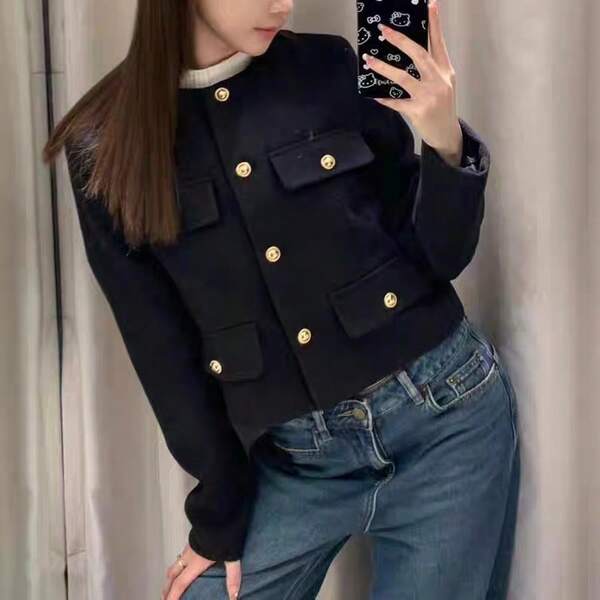 Neuer Damen-Kurzmantel mit Knopfleiste und angedeuteten Taschen für den Herbst, geeignet für Verabredungen, Urlaub, Geburtstage, Partys, Reisen und Freizeit.