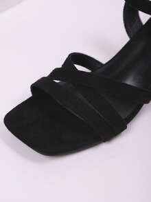1 双时尚粗跟女式凉鞋，带露跟带，纯色露趾，简约时尚，绒面革包跟，欧美设计 - 交叉黑 - 查看 8