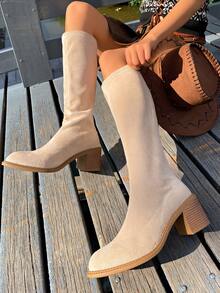 2025 Jesień/Zima Nowe Damskie Wysokie Buty Grube Nogawki, Okrągły Nosek Wysokie Buty Do Jazdy Z Wysokim Obcasem I Szerokim Obwodem Cholewki, Kolor Biały