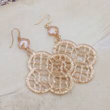 1 par de brincos femininos estilo Lucky Flower Hollow Drop, adequados para uso diário, primavera/verão