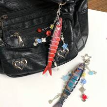 1 pieza Llavero de pez hecho a mano, encantos de bolso de océano, llaveros de océano, llaveros de señuelo de pesca artificial, encantos de peces con cuentas, regalos para pescadores, accesorios escolares y de automóvil, gótico lindo Y2k