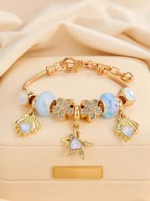 1件极简时尚水钻镂空心形、三叶草、粉色花朵、蜜蜂吊坠手链，适合青少年日常佩戴的时尚饰品