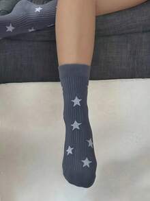 4 paia di calze alla caviglia da donna, con stampa di stelle bianche e nere, design minimalista alla moda, versatili, morbide e confortevoli, traspiranti, adatte per feste e abbigliamento quotidiano