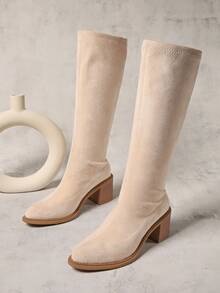 2025 Jesień/Zima Nowe Damskie Wysokie Buty Grube Nogawki, Okrągły Nosek Wysokie Buty Do Jazdy Z Wysokim Obcasem I Szerokim Obwodem Cholewki, Kolor Biały