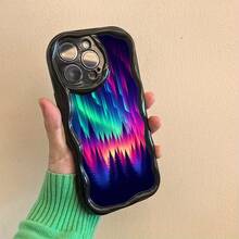 Funda para teléfono 1 pieza Una funda elegante para teléfono con un brillo boreal que ilumina los árboles del bosque. Estos están diseñados para los modelos 16, 15, 14, 13, 12, 11, X y XS, que muestran un patrón floral en 3D. Está hecho de material TPU delgado, que ofrece antideslizante. - Negro - Ver 1