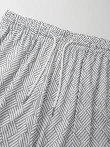 1套男士运动休闲套装，提花图案拼接条纹印花夏季半襟Polo衫和5分短裤套装