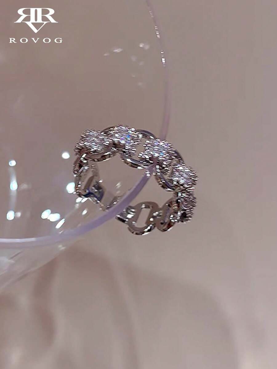 1 件简约奢华法式复古高端铜微镶嵌合成方晶锆石独特优雅百搭戒指，适合度假、派对、宴会、女士节日礼物