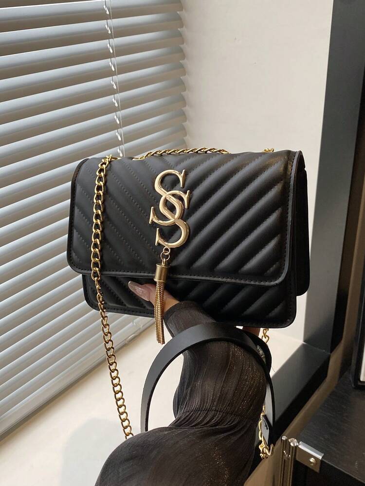 حقيبة كتف مبطنة من جلد البولي يوريثان ذات لون أحادي للنساء، حقيبة كروس متعددة الوظائف مع رباط سلسلة للحفلات والسهرات، حقيبة مربعة جديدة للاستخدام اليومي والسفر والعطلات لحمل الهاتف والعملة، مناسبة للسيدات العاملات والطالبات - الأسود - مشاهدة 8