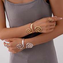 一套（1个几何线条金手镯和1个几何线条粗戒指），铁质螺旋手链和1个漩涡粗戒指，女士配套手链和戒指首饰套装 - 彩色 - 查看 1