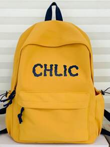 背包是双肩背包的总称，它不仅可以起到装饰作用，还能让你更加方便地处理日常事务，在不同的场合展现不同的风格和特色。