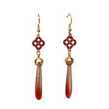 复古新中式风格吊坠耳环，长款垂坠设计，适合夏季派对假日日常佩戴