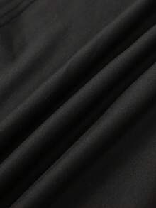 Short Sleeve Round Neck T-Shirt With Cartoon Image Printed On It, Casual And Fashionable Short Sleeve T-Shirt, Micro Elastic, Non-See-Through, Easy To Care For Material, Ideal Daily Wear, Ladies T-Shirt - 黑色 - 查看 4